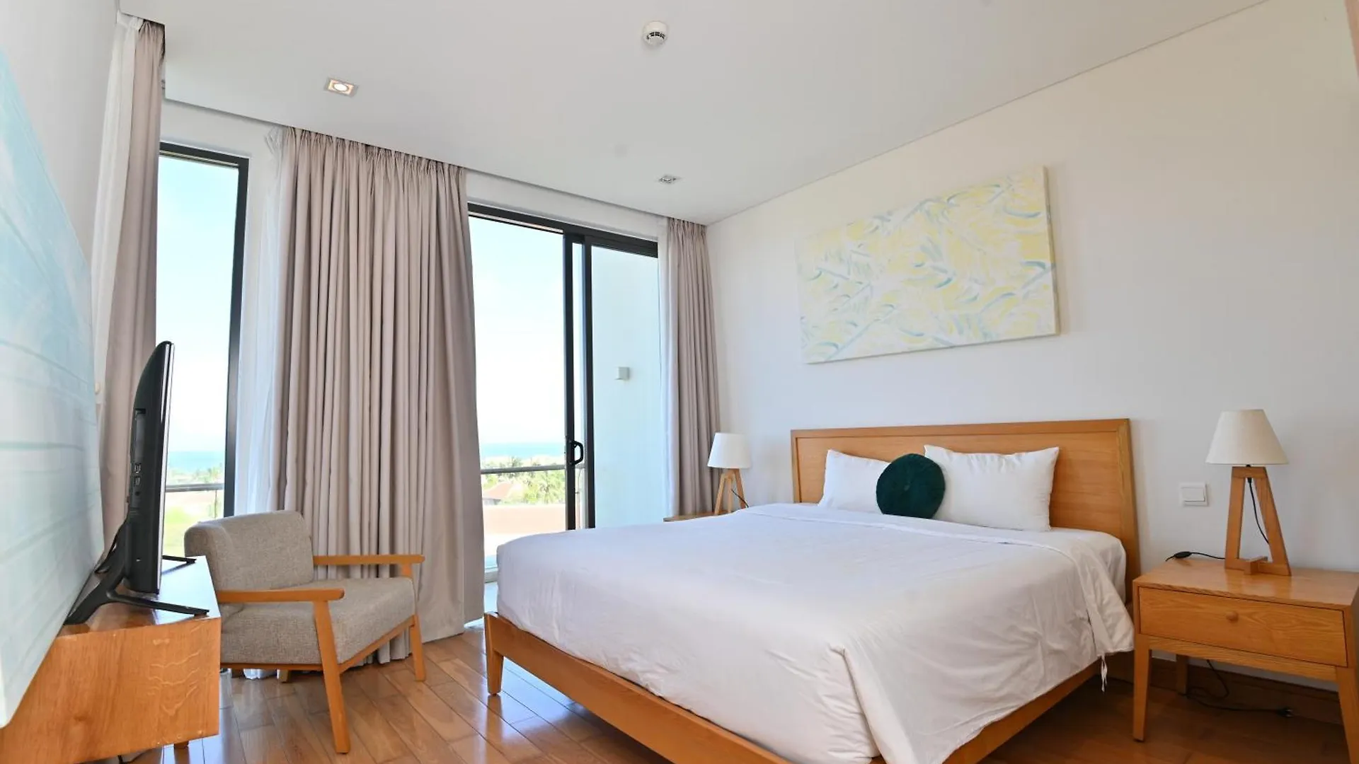 Diamond Beach Villa Da Nang Resort