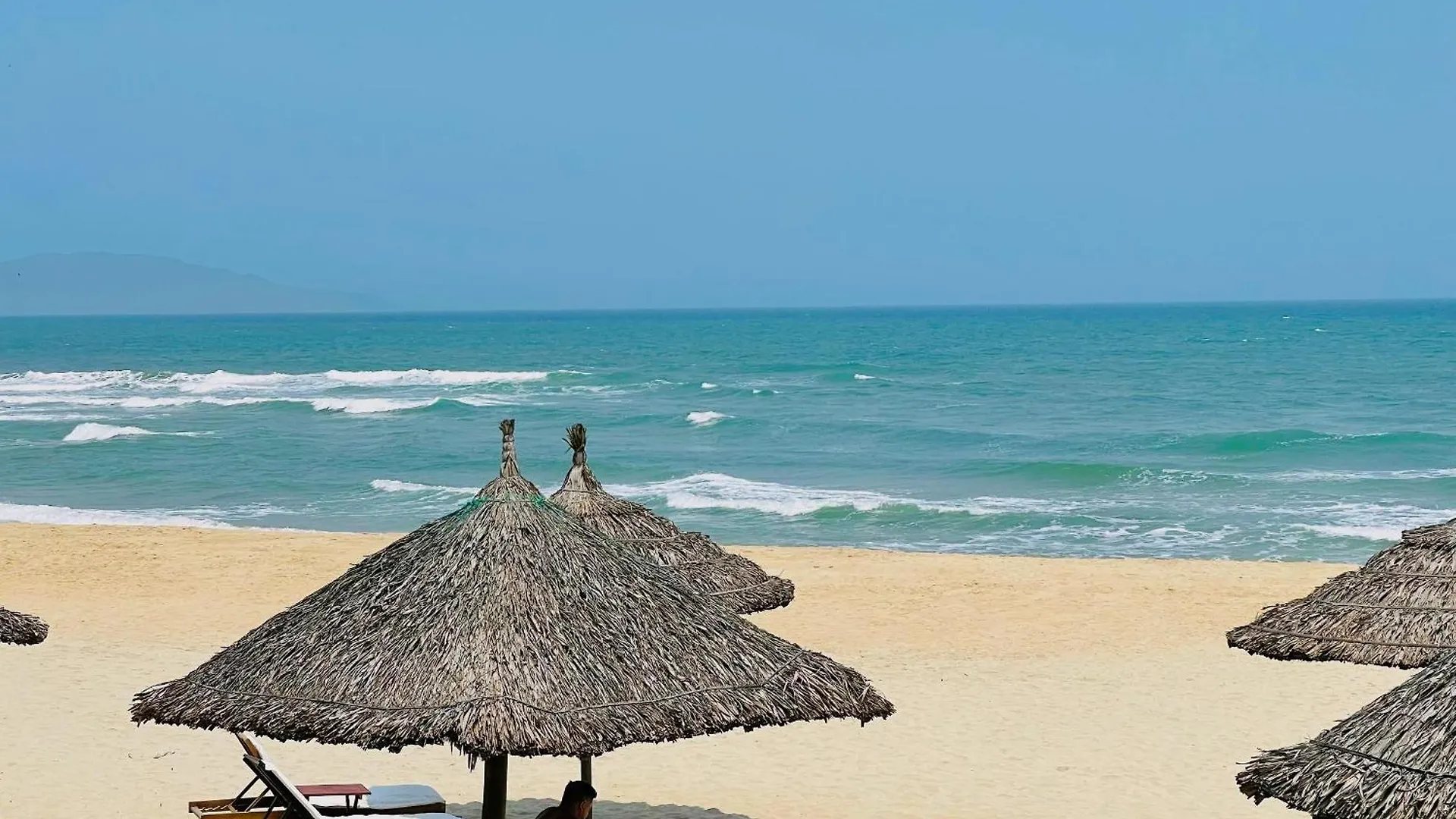 Diamond Beach Villa Da Nang