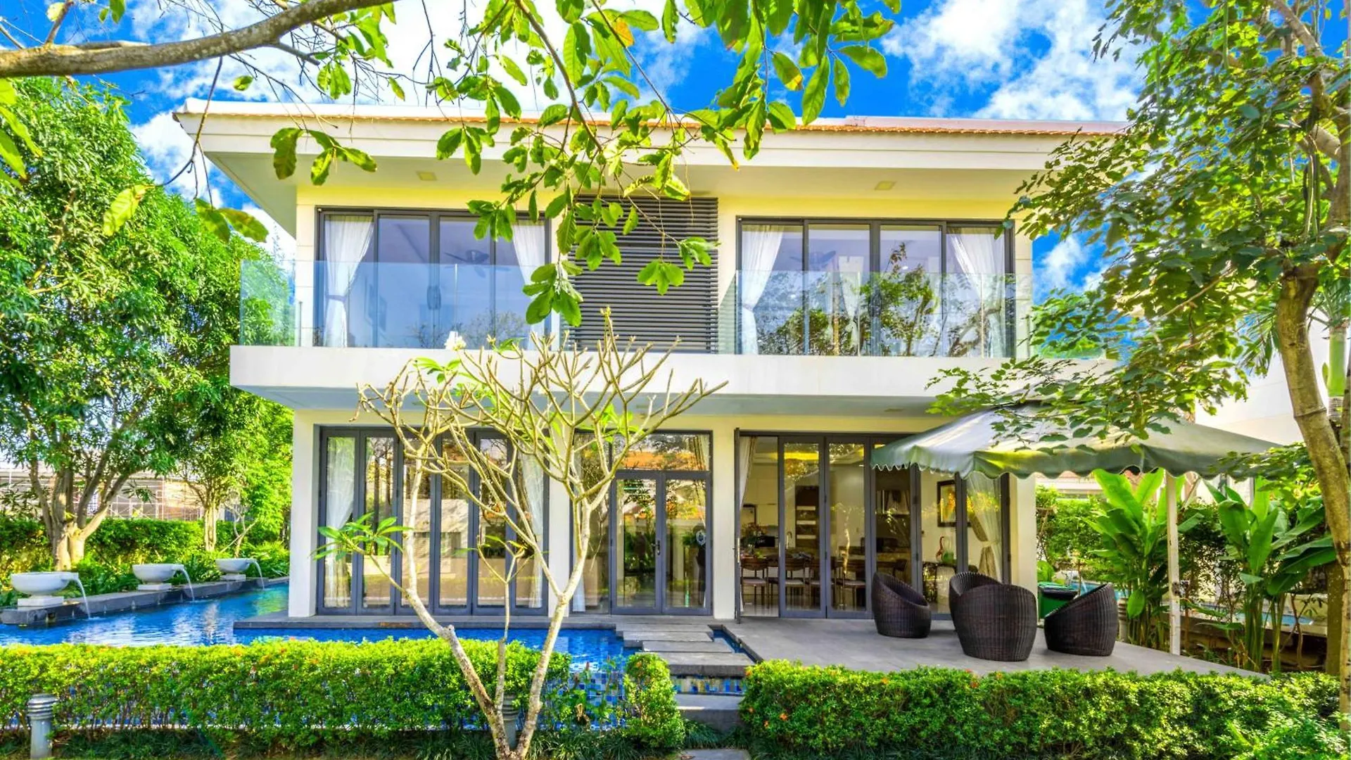 Diamond Beach Villa Da Nang