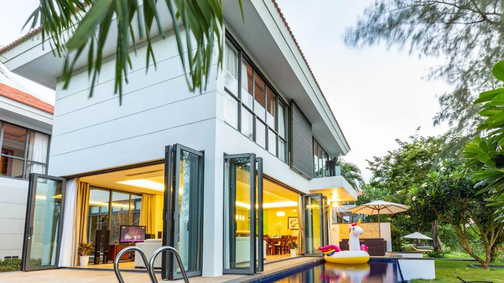 Diamond Beach Villa Da Nang Vietnam