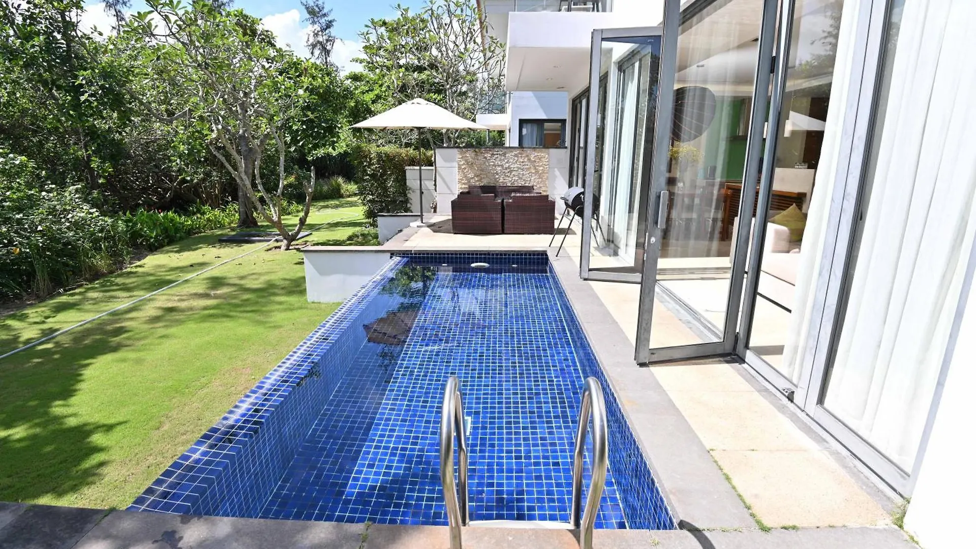 Resort Diamond Beach Villa Da Nang