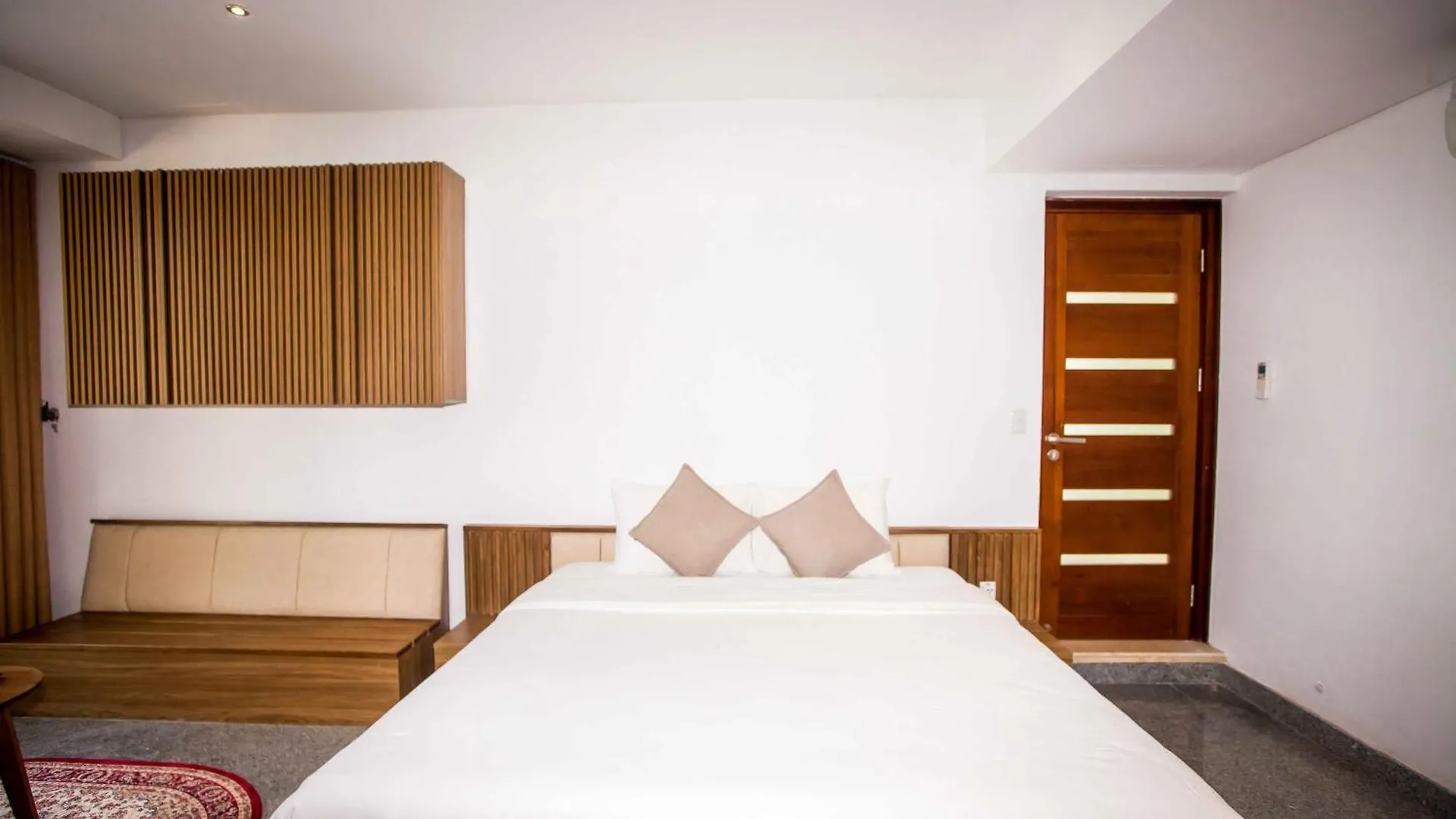 Diamond Beach Villa Da Nang Resort