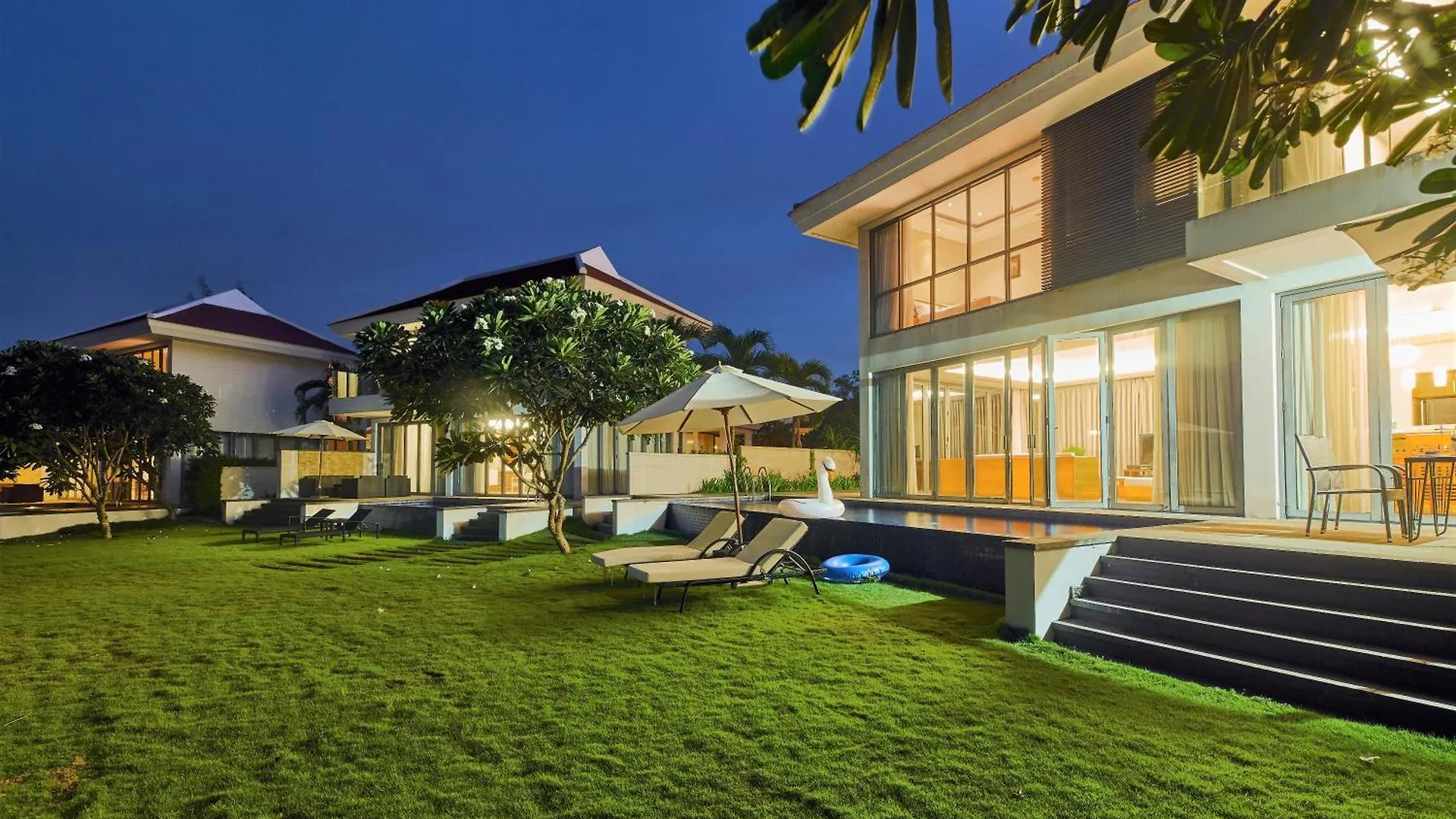 Diamond Beach Villa Đà Nẵng 5*,  Vietnam