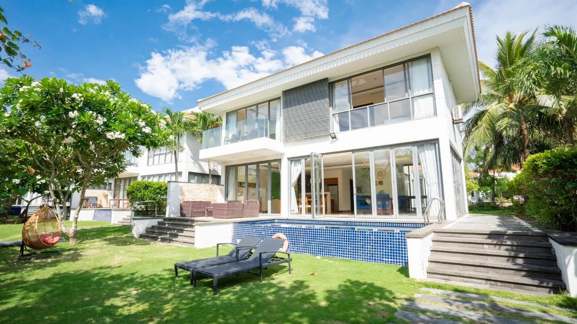 Diamond Beach Villa Đà Nẵng