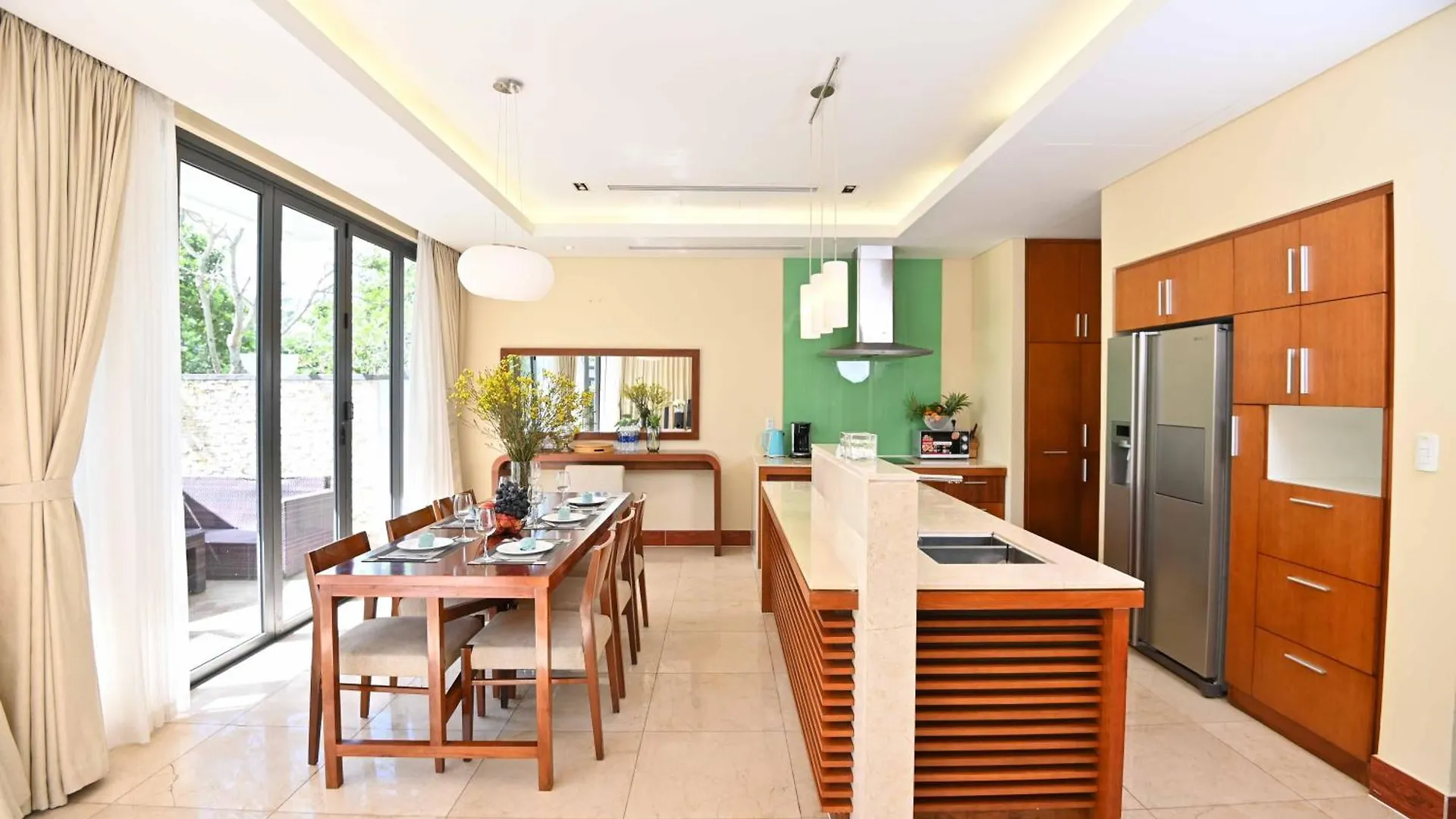 Diamond Beach Villa Đà Nẵng