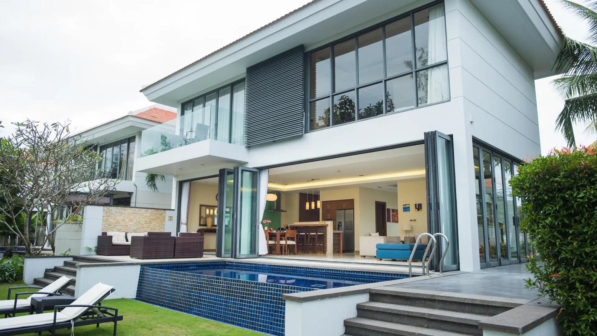 Diamond Beach Villa Đà Nẵng